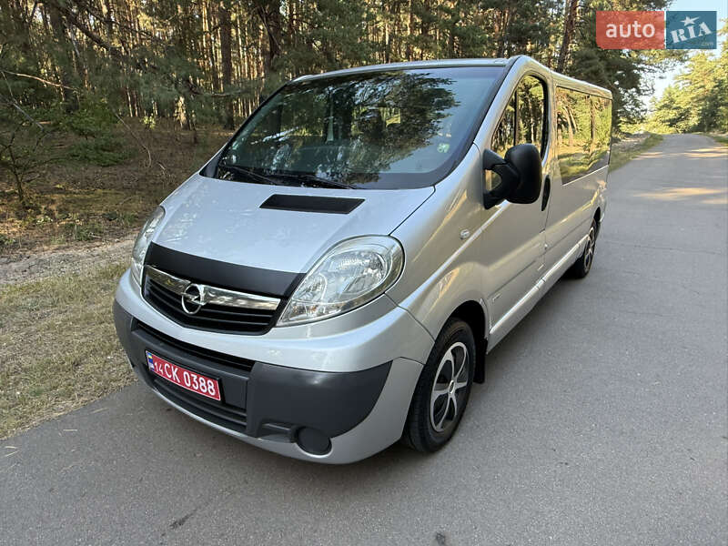 Минивэн Opel Vivaro 2014 в Киеве