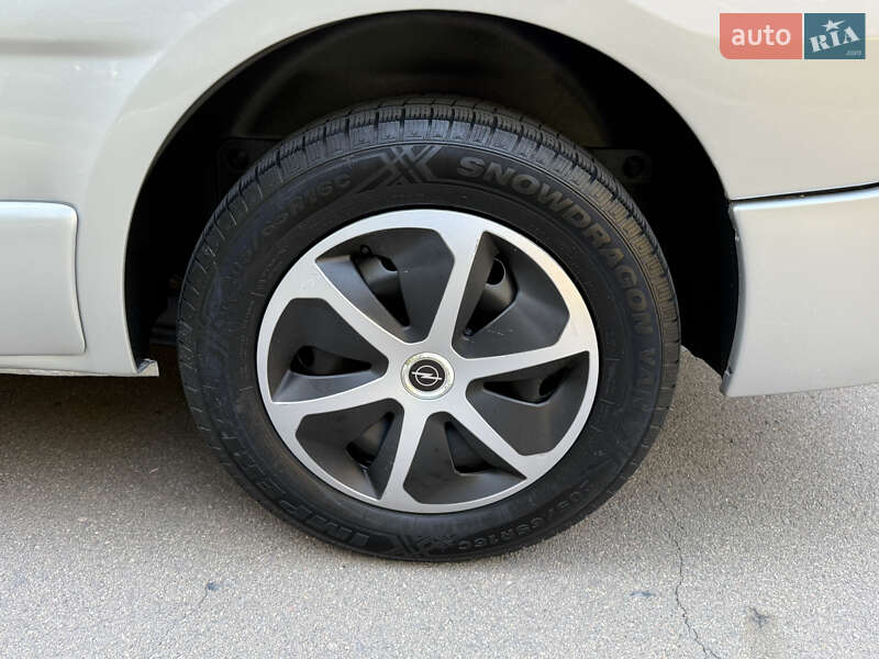 Минивэн Opel Vivaro 2014 в Киеве