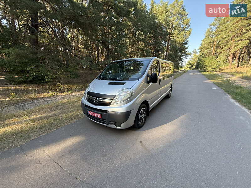 Минивэн Opel Vivaro 2014 в Киеве