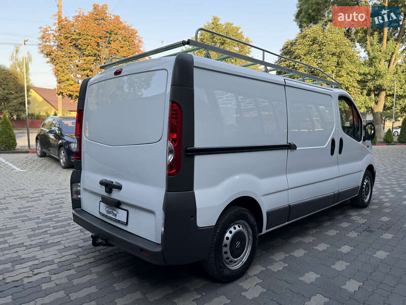 Грузовой фургон Opel Vivaro 2013 в Черновцах