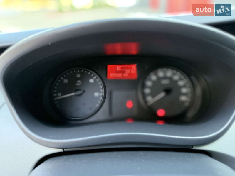 Грузовой фургон Opel Vivaro 2013 в Черновцах