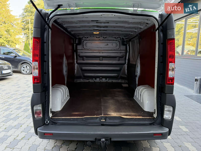 Грузовой фургон Opel Vivaro 2013 в Черновцах
