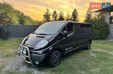 Минивэн Opel Vivaro 2013 в Ужгороде