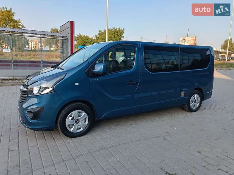Мінівен Opel Vivaro 2015 в Івано-Франківську