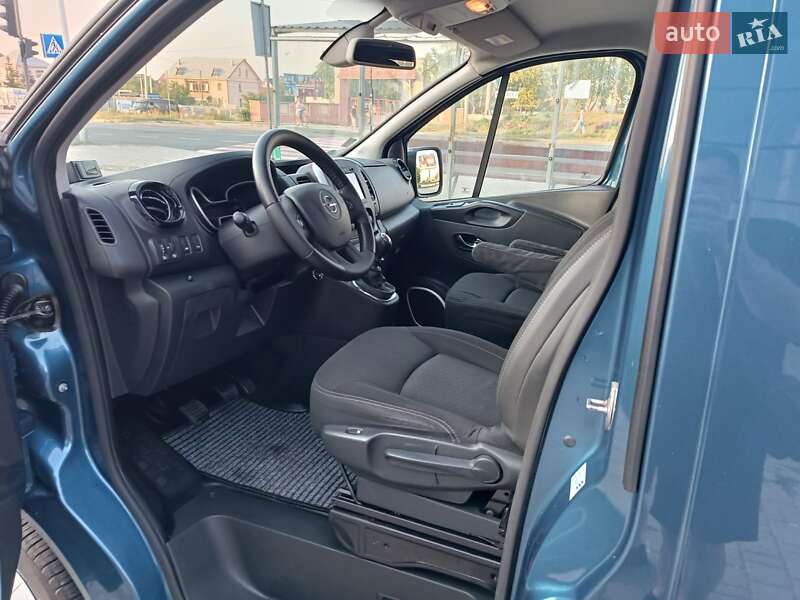 Мінівен Opel Vivaro 2015 в Івано-Франківську