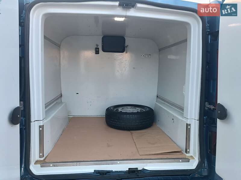 Мінівен Opel Vivaro 2015 в Івано-Франківську