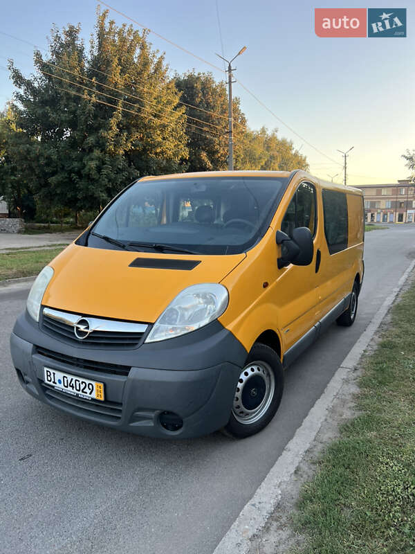 Opel Vivaro 2012