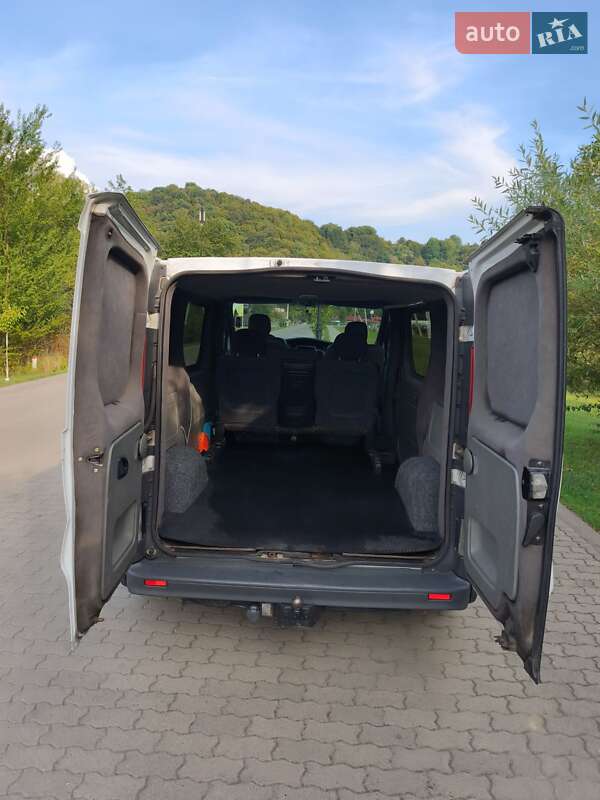 Грузовой фургон Opel Vivaro 2012 в Сваляве