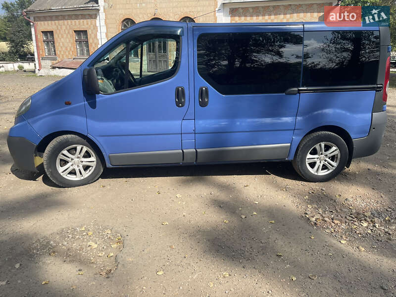Минивэн Opel Vivaro 2009 в Болехове