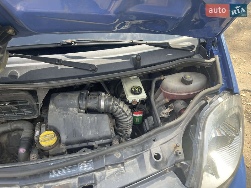 Минивэн Opel Vivaro 2009 в Болехове