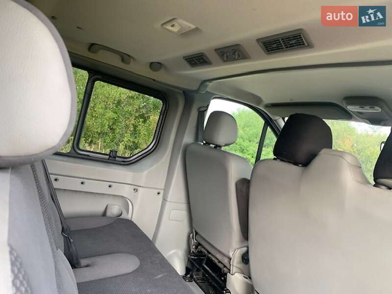 Минивэн Opel Vivaro 2014 в Ровно