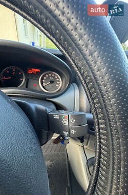 Минивэн Opel Vivaro 2012 в 