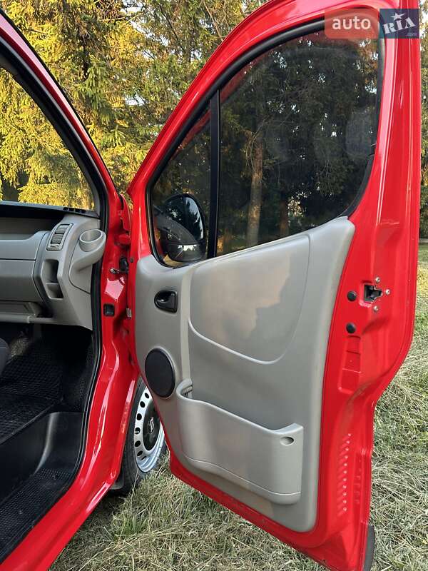 Минивэн Opel Vivaro 2014 в Дубно