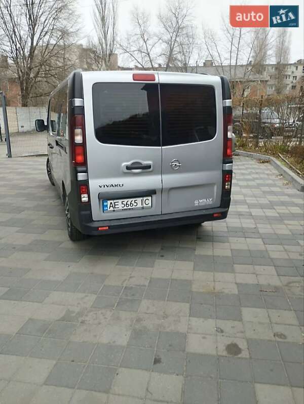 Минивэн Opel Vivaro 2018 в 