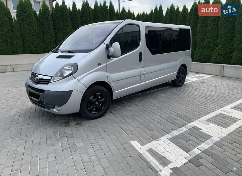 Минивэн Opel Vivaro 2014 в Ровно