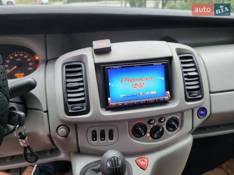 Мінівен Opel Vivaro 2004 в Хмельницькому