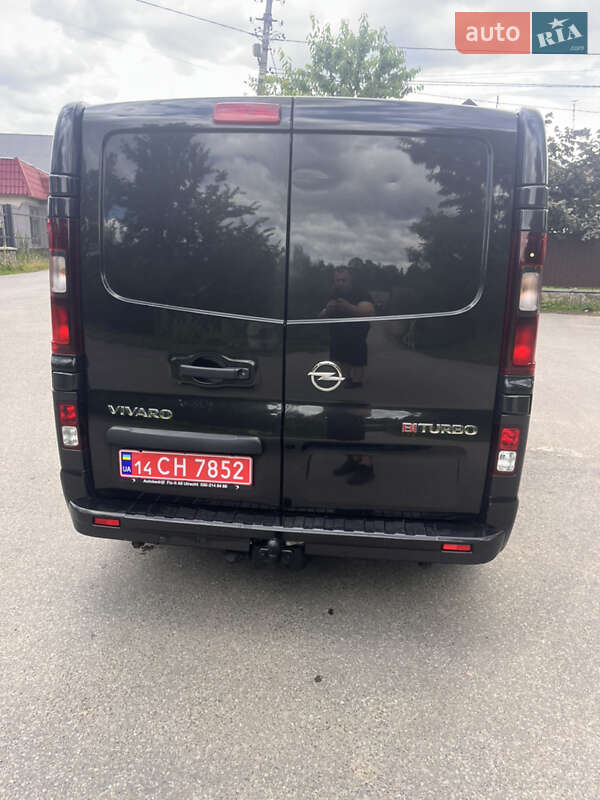 Грузовой фургон Opel Vivaro 2015 в Надворной