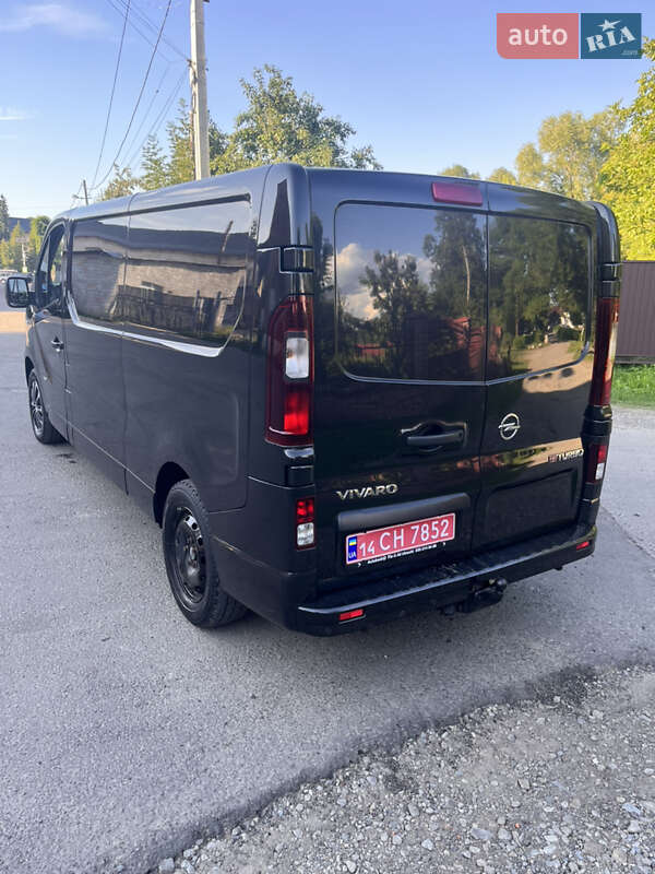 Грузовой фургон Opel Vivaro 2015 в Надворной