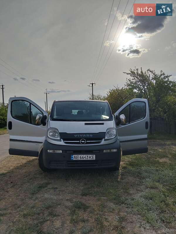 Мінівен Opel Vivaro 2004 в Покрові
