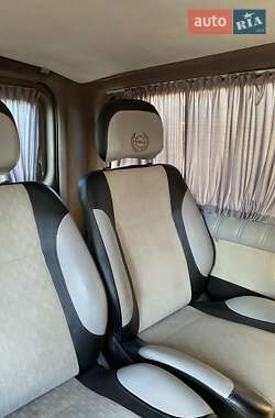 Мінівен Opel Vivaro 2004 в 