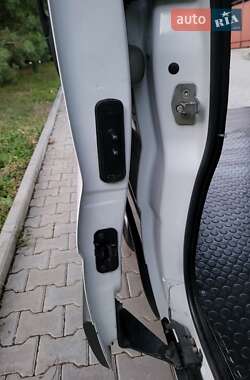 Грузовой фургон Opel Vivaro 2012 в 