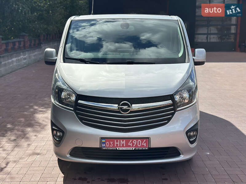 Минивэн Opel Vivaro 2015 в Ровно