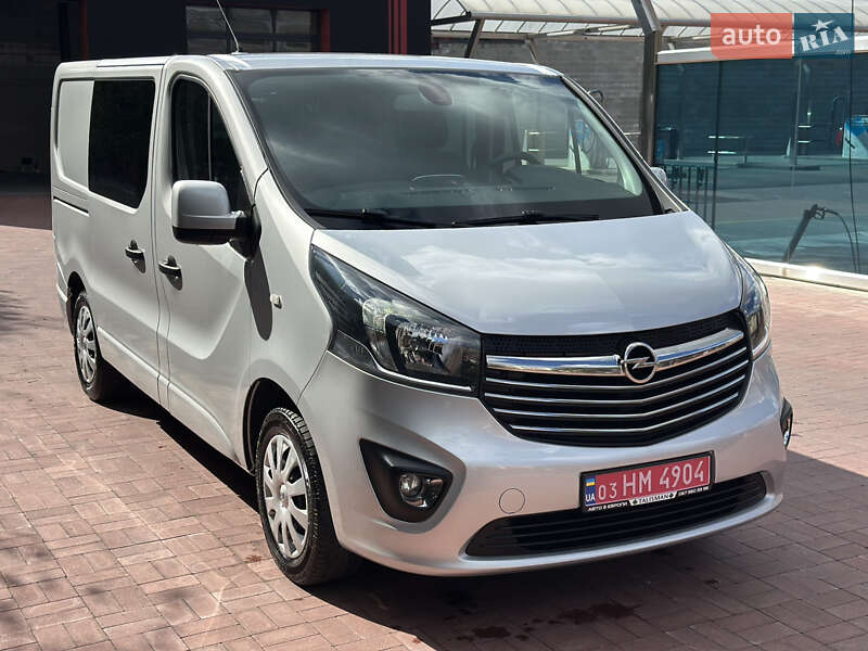 Минивэн Opel Vivaro 2015 в Ровно
