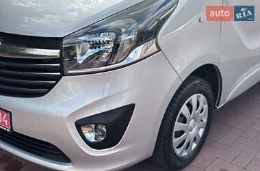 Минивэн Opel Vivaro 2015 в 