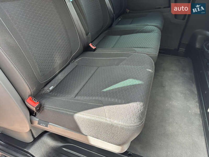 Минивэн Opel Vivaro 2015 в Ровно