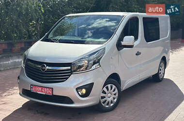 Минивэн Opel Vivaro 2015 в 