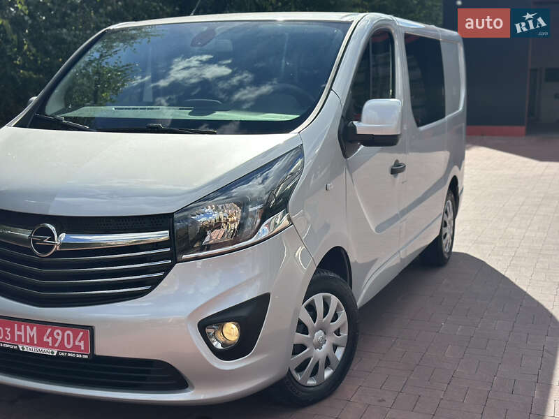 Минивэн Opel Vivaro 2015 в Ровно