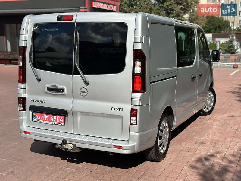 Минивэн Opel Vivaro 2015 в Ровно