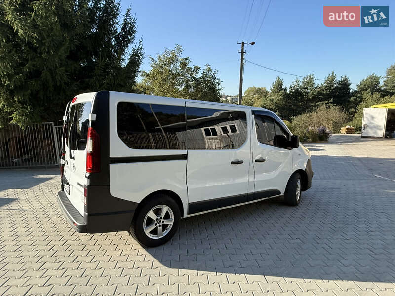Минивэн Opel Vivaro 2016 в Львове