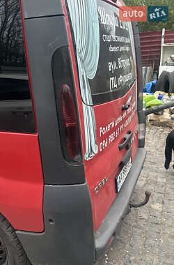 Минивэн Opel Vivaro 2004 в 