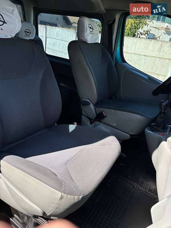 Мінівен Opel Vivaro 2007 в Радивиліві