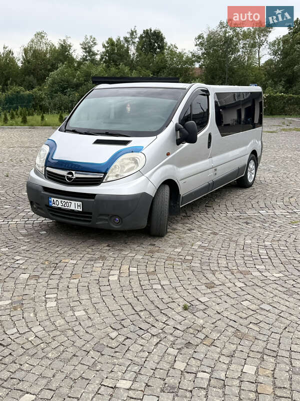 Минивэн Opel Vivaro 2007 в 
