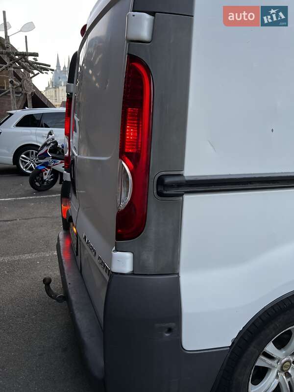 Грузовой фургон Opel Vivaro 2007 в Одессе
