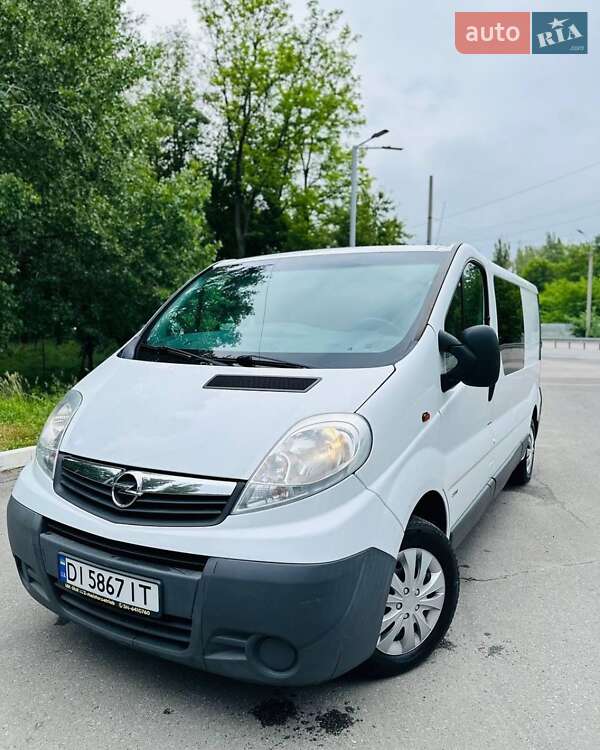 Opel Vivaro 2011