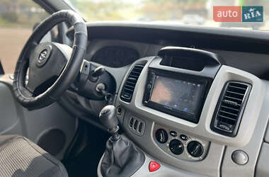 Минивэн Opel Vivaro 2002 в 