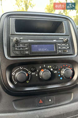 Минивэн Opel Vivaro 2015 в 