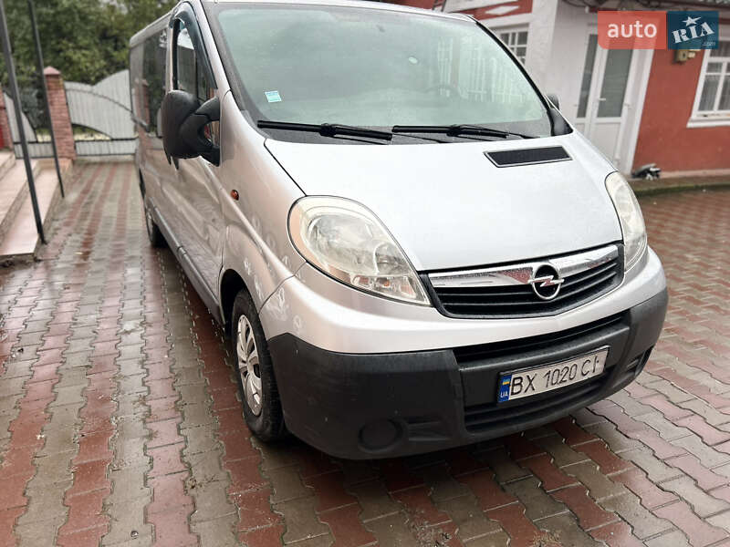 Вантажопасажирський фургон Opel Vivaro 2012 в Новій Ушиці