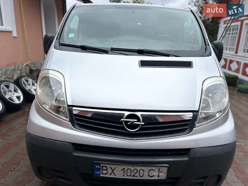 Вантажопасажирський фургон Opel Vivaro 2012 в Новій Ушиці