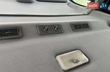Минивэн Opel Vivaro 2012 в 