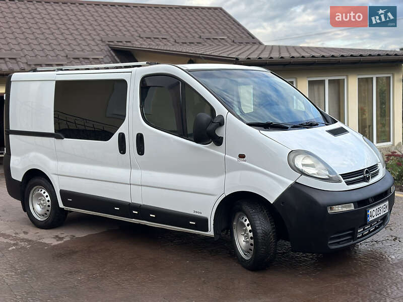 Мінівен Opel Vivaro 2006 в Луцьку