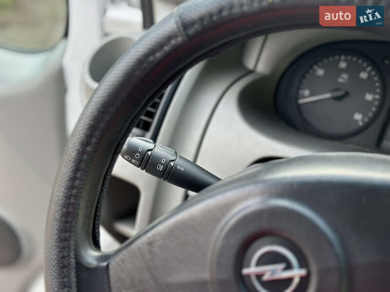 Мінівен Opel Vivaro 2006 в Луцьку