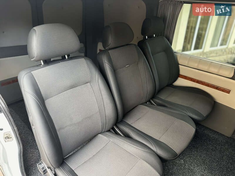 Мінівен Opel Vivaro 2006 в Луцьку