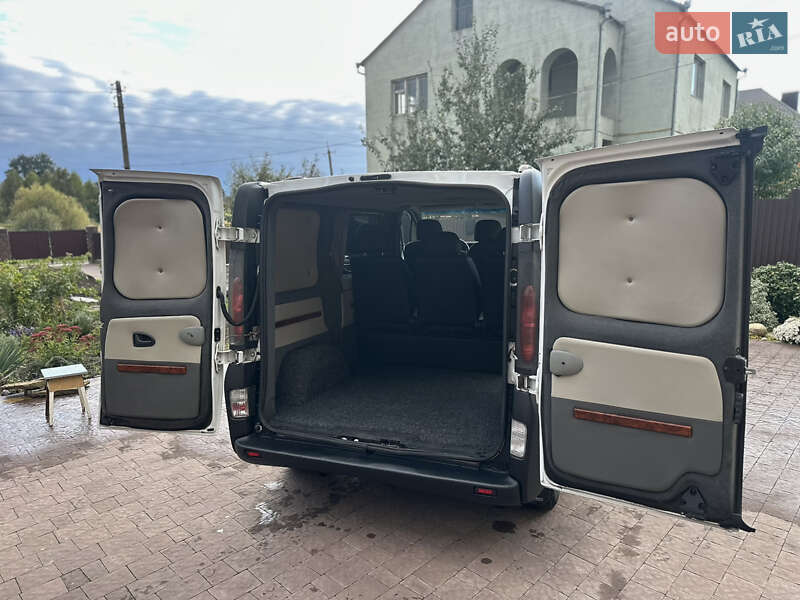 Мінівен Opel Vivaro 2006 в Луцьку