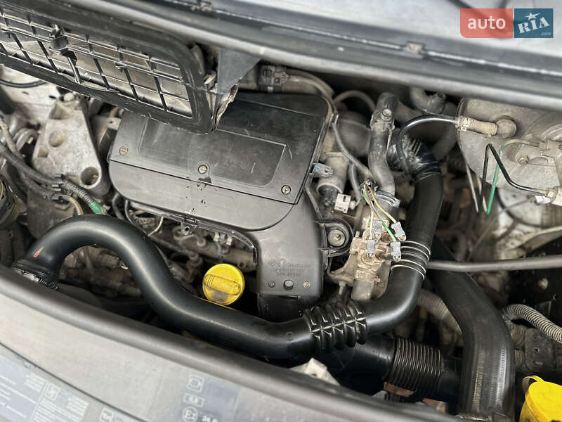 Мінівен Opel Vivaro 2006 в Луцьку