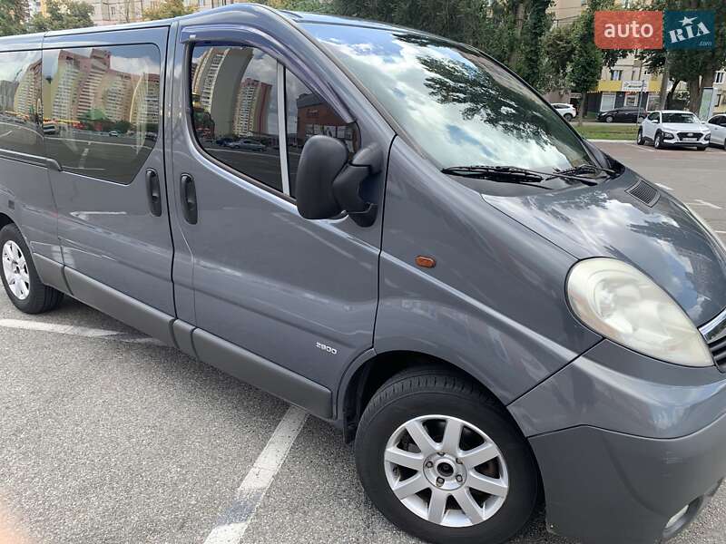 Минивэн Opel Vivaro 2012 в Киеве