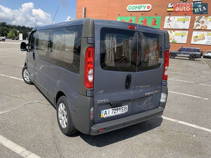 Минивэн Opel Vivaro 2012 в Киеве
